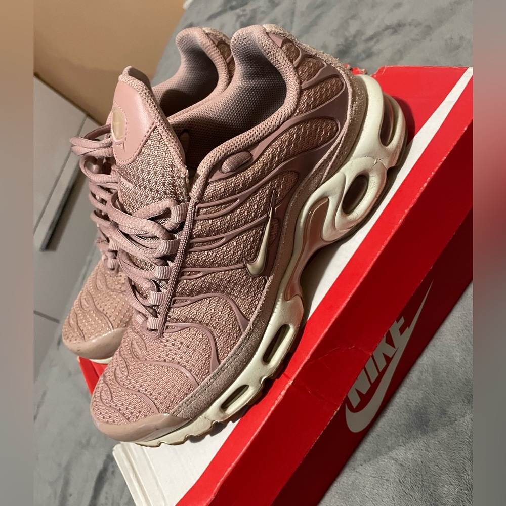 Wmns air max plus size 8